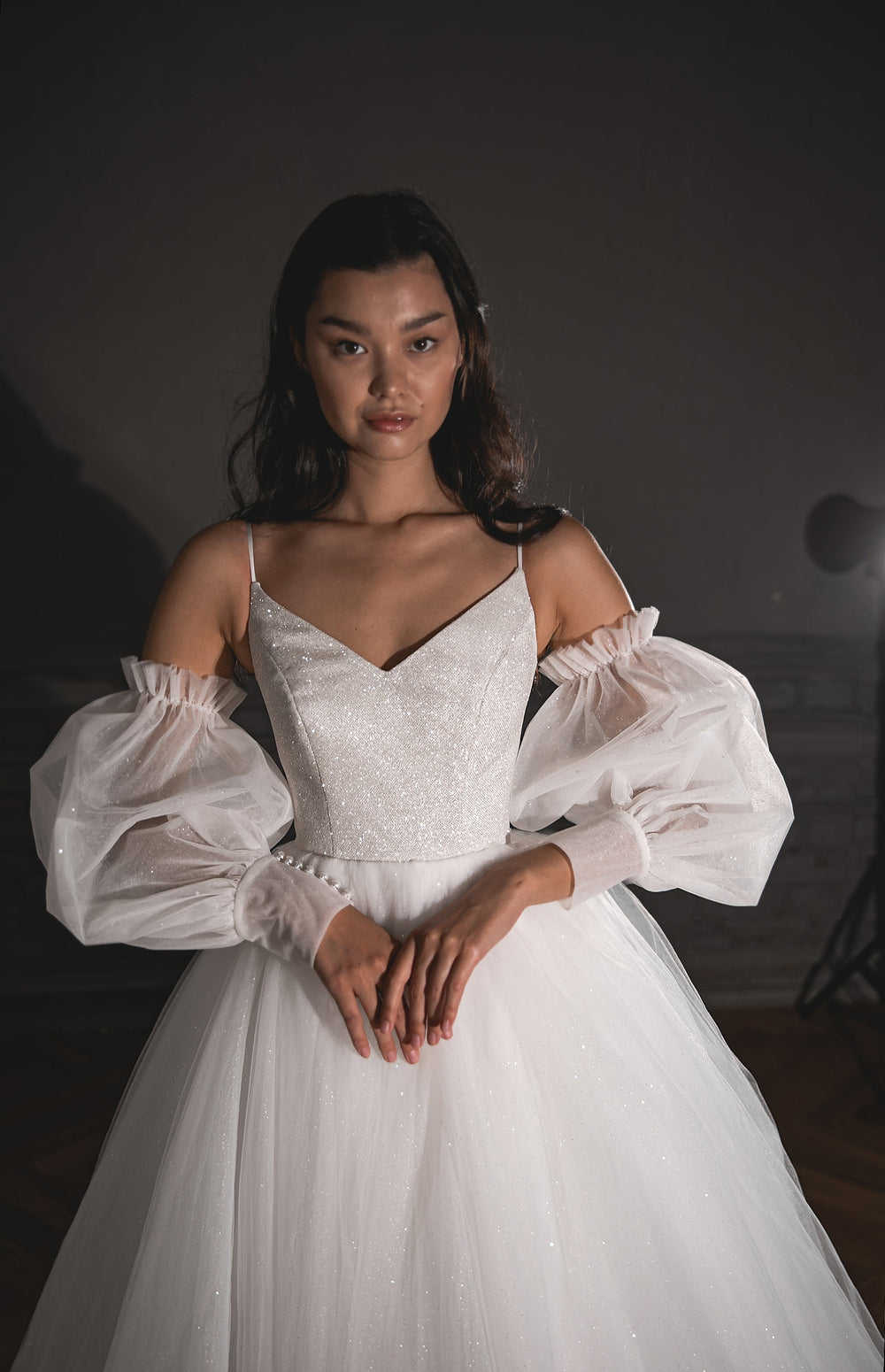 Detachable Sleeves Mia details - VOLAKK