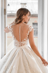 2 in 1 Lace Wedding Dress Airis with Detachable Skirt view 4