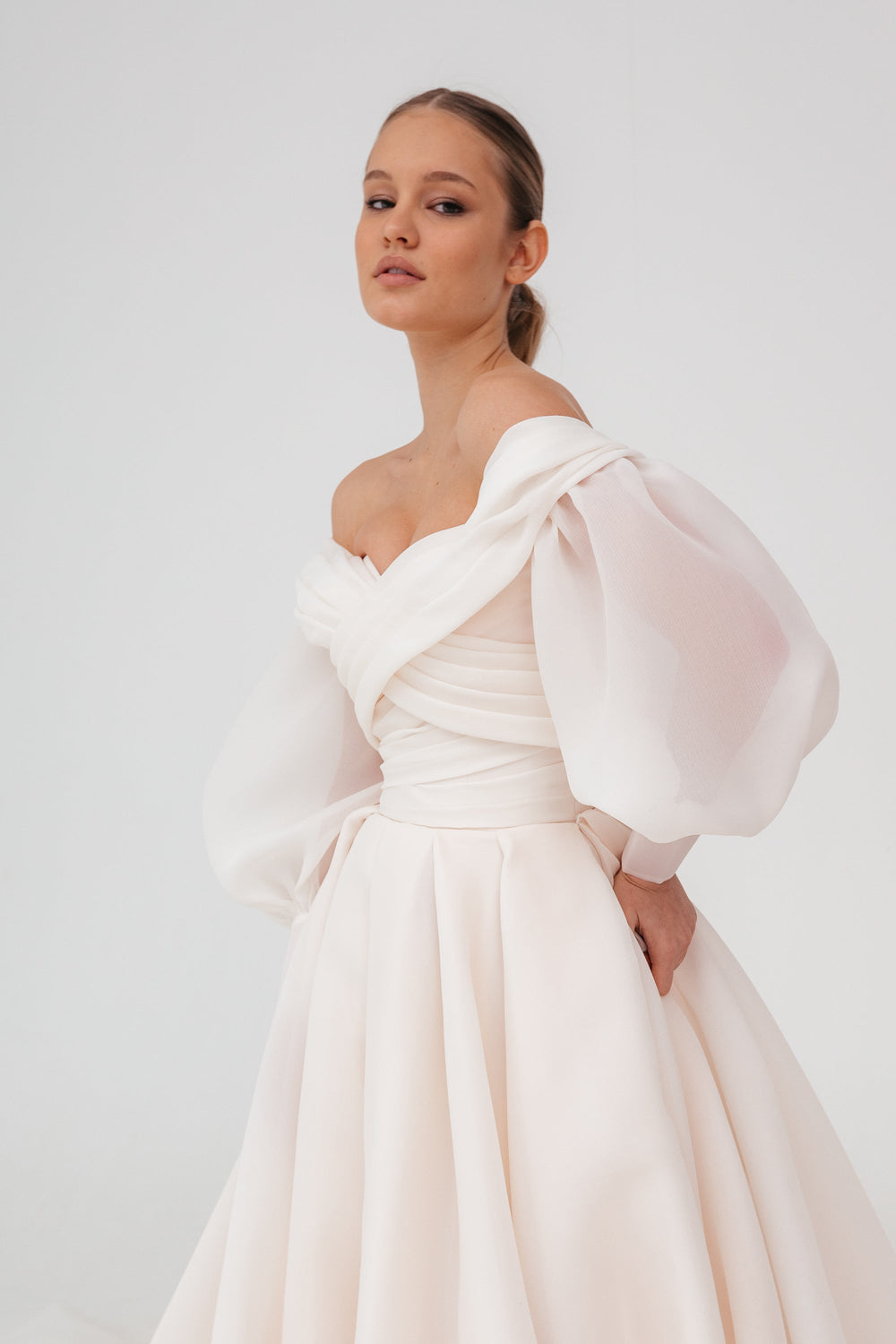 Exquisite Coral Extra Convertible Wedding Dress Audrey (Basic dress + bolero + bow + detachable train) detail view - VOLAKK