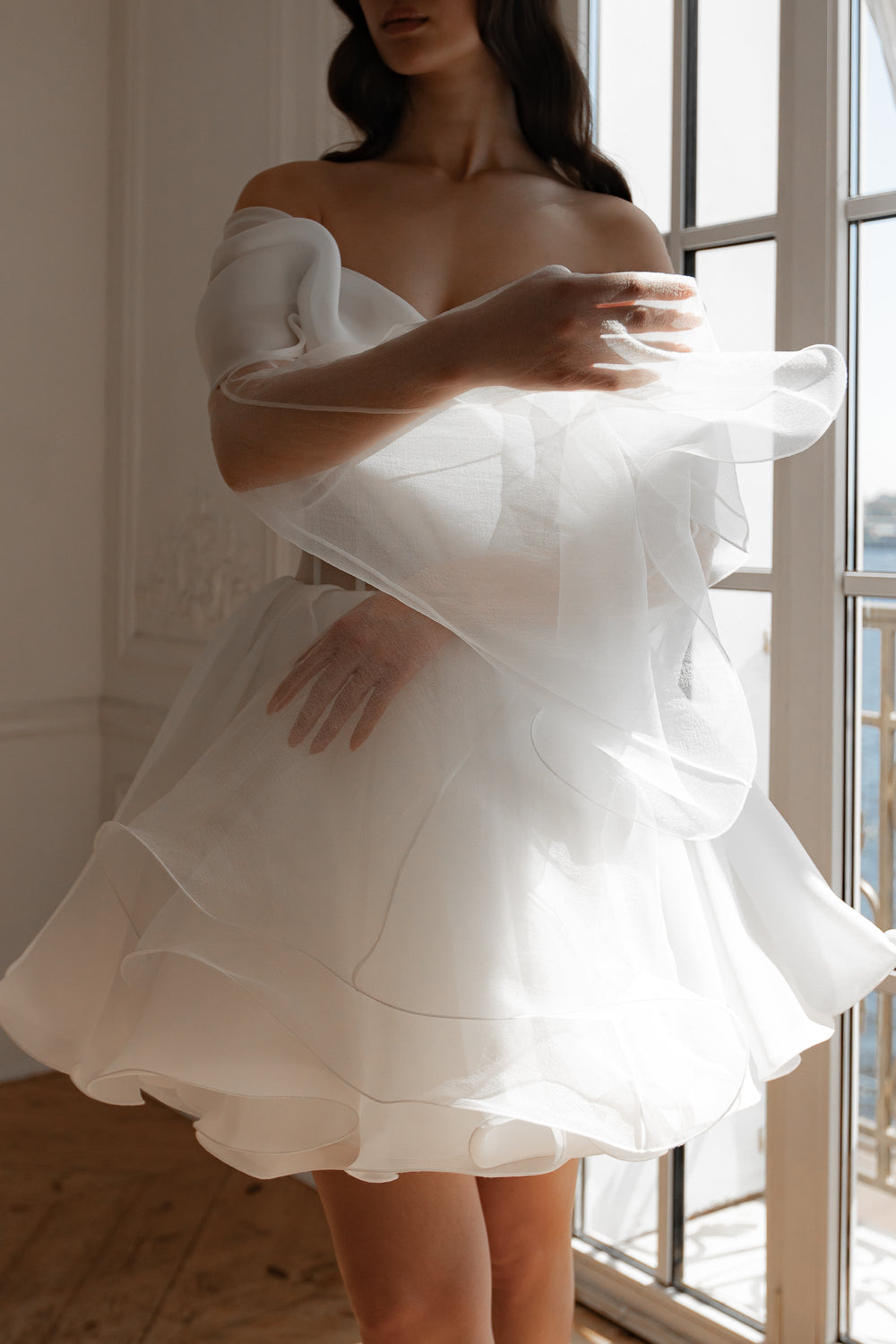 Detachable Wing Sleeves Fiorelia details - VOLAKK