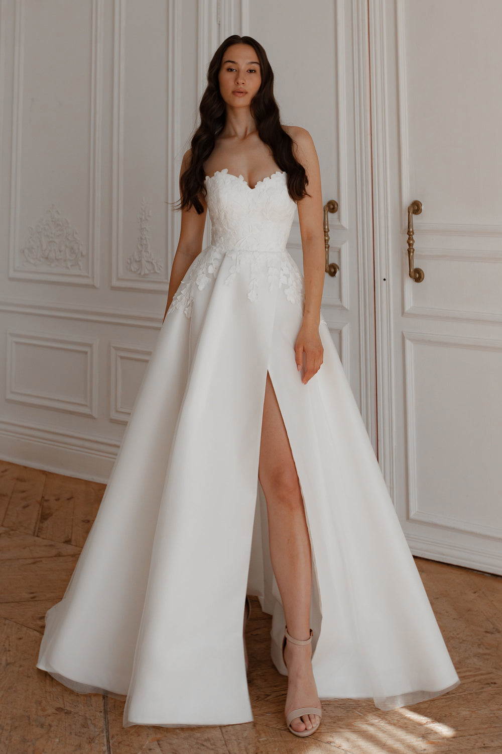 Wedding Dress Lillian with Detachable Train details - VOLAKK