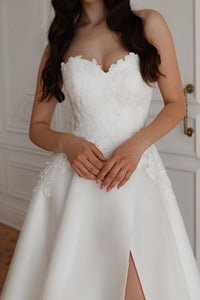 Wedding Dress Lillian with Detachable Train view 9