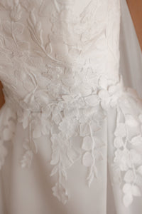 Wedding Dress Lillian with Detachable Train view 15