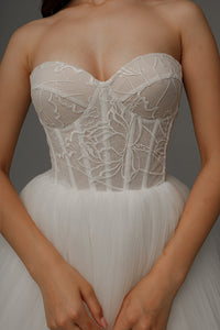 Short Wedding Dress Helena with Detachable Straps view 3