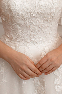 Plus Size Floral Lace Tulle Wedding Dress Yoki with Detachable Straps view 6
