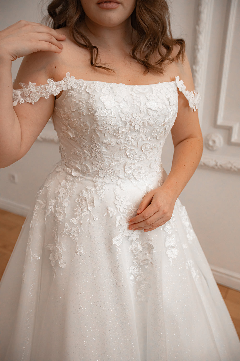 Plus Size Floral Lace Tulle Wedding Dress Yoki with Detachable Straps details - VOLAKK