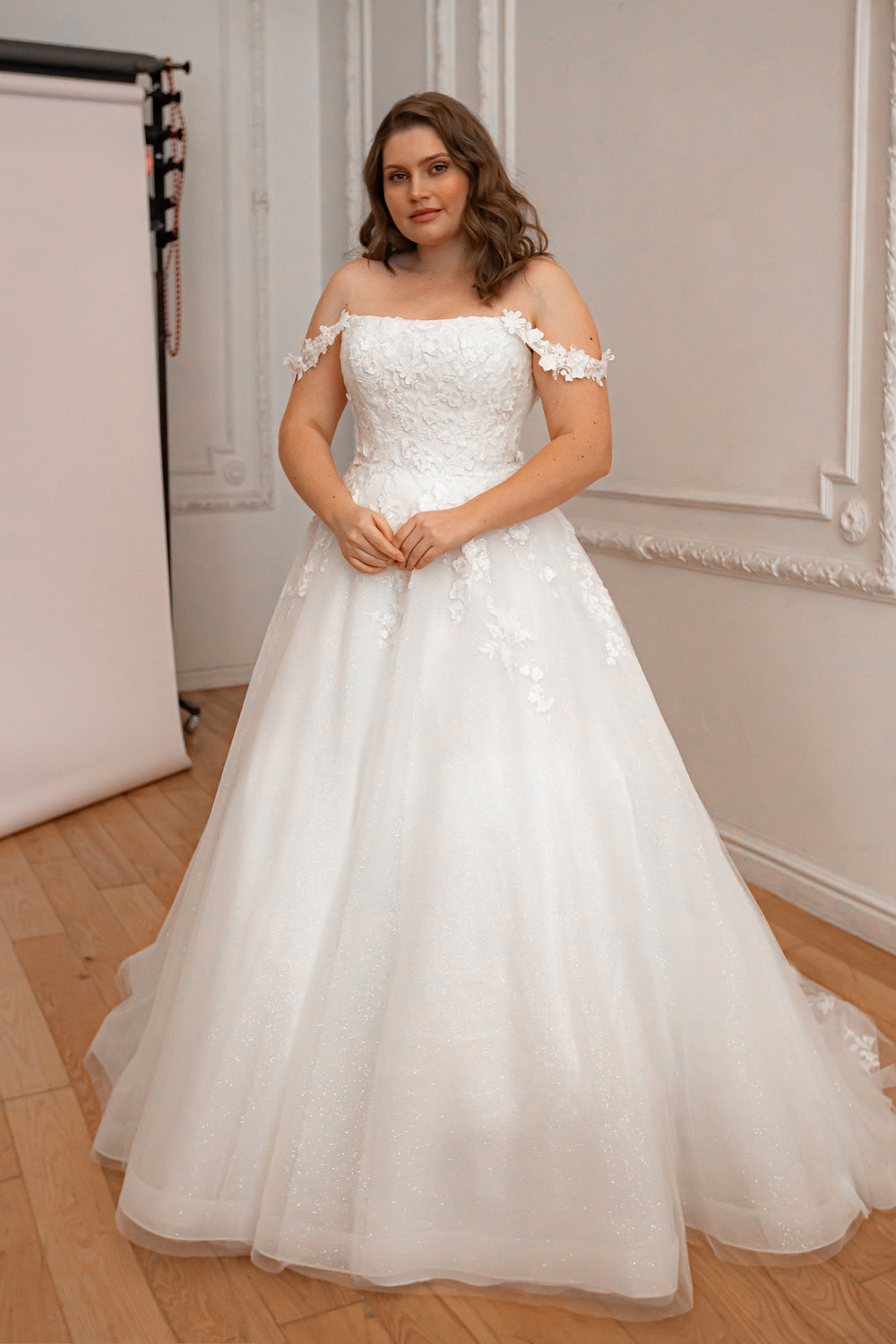 Plus Size Floral Lace Tulle Wedding Dress Yoki with Detachable Straps - VOLAKK