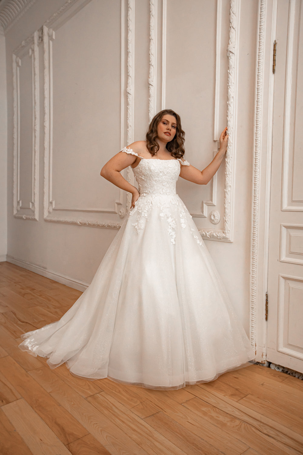 Exquisite Plus Size Floral Lace Tulle Wedding Dress Yoki with Detachable Straps detail view - VOLAKK