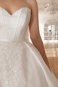 2 in 1  Wedding Dress Steltella with The Detachable Skirt view 4