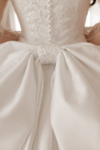 Satin Bow With Train Steltella view 2