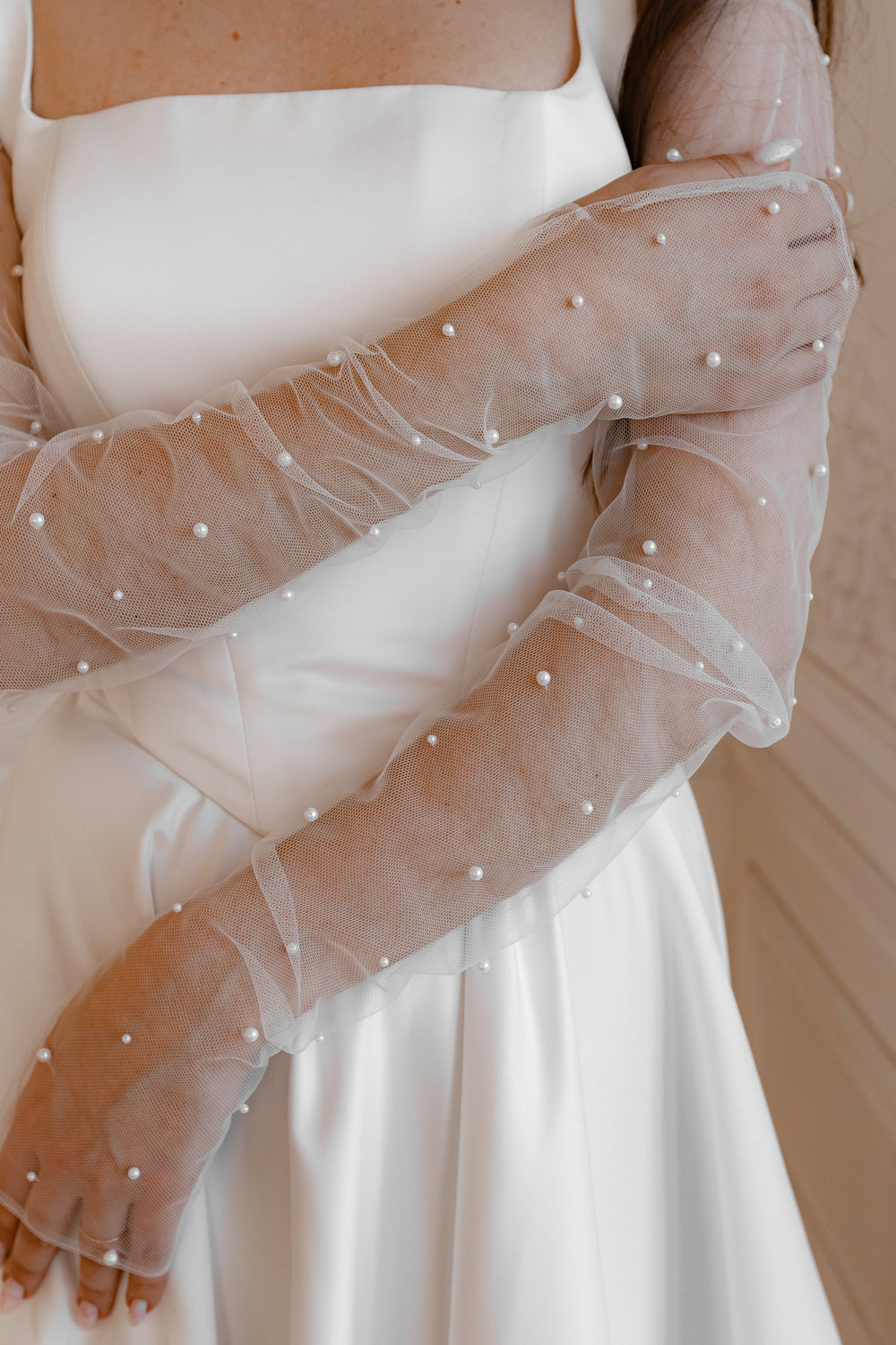 Bridal Gloves With Pearls - VOLAKK