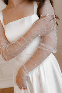 Bridal Gloves With Pearls view 3