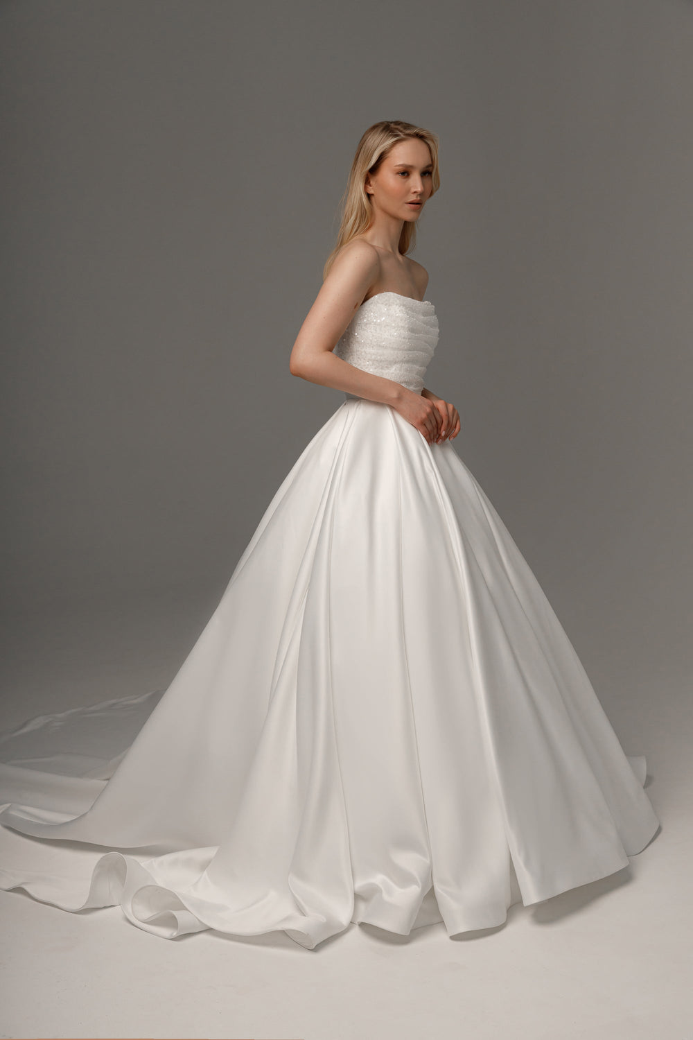 Exquisite 2 in 1 Wedding Dress Elu With Detachable Protea Skirt detail view - VOLAKK