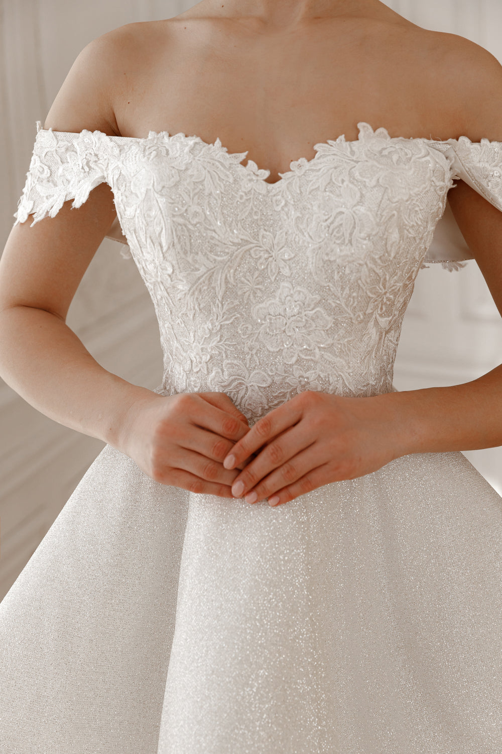 Short Lace Wedding Dress Aditi details - VOLAKK