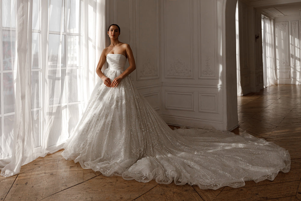 Exquisite 2 in 1 Wedding Dress Ebba With Detachable Skirt Meryem detail view - VOLAKK