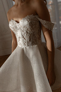 2 in 1 Short Wedding Dress Evelyn with Detachable Sophia Skirt view 11