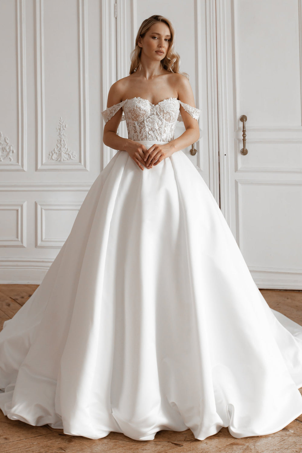 2 in 1 Short Wedding Dress Evelyn with Detachable Sophia Skirt - VOLAKK