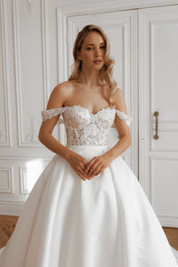 2 in 1 Short Wedding Dress Evelyn with Detachable Sophia Skirt view 4
