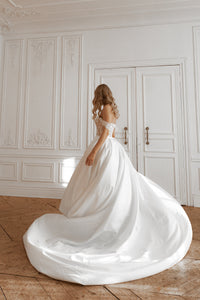2 in 1 Short Wedding Dress Evelyn with Detachable Sophia Skirt view 13