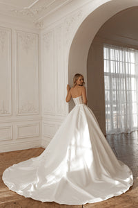 2 in 1 Short Wedding Dress Shiori with Detachable Protea Skirt view 2