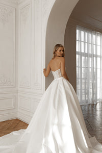 2 in 1 Short Wedding Dress Shiori with Detachable Protea Skirt view 10