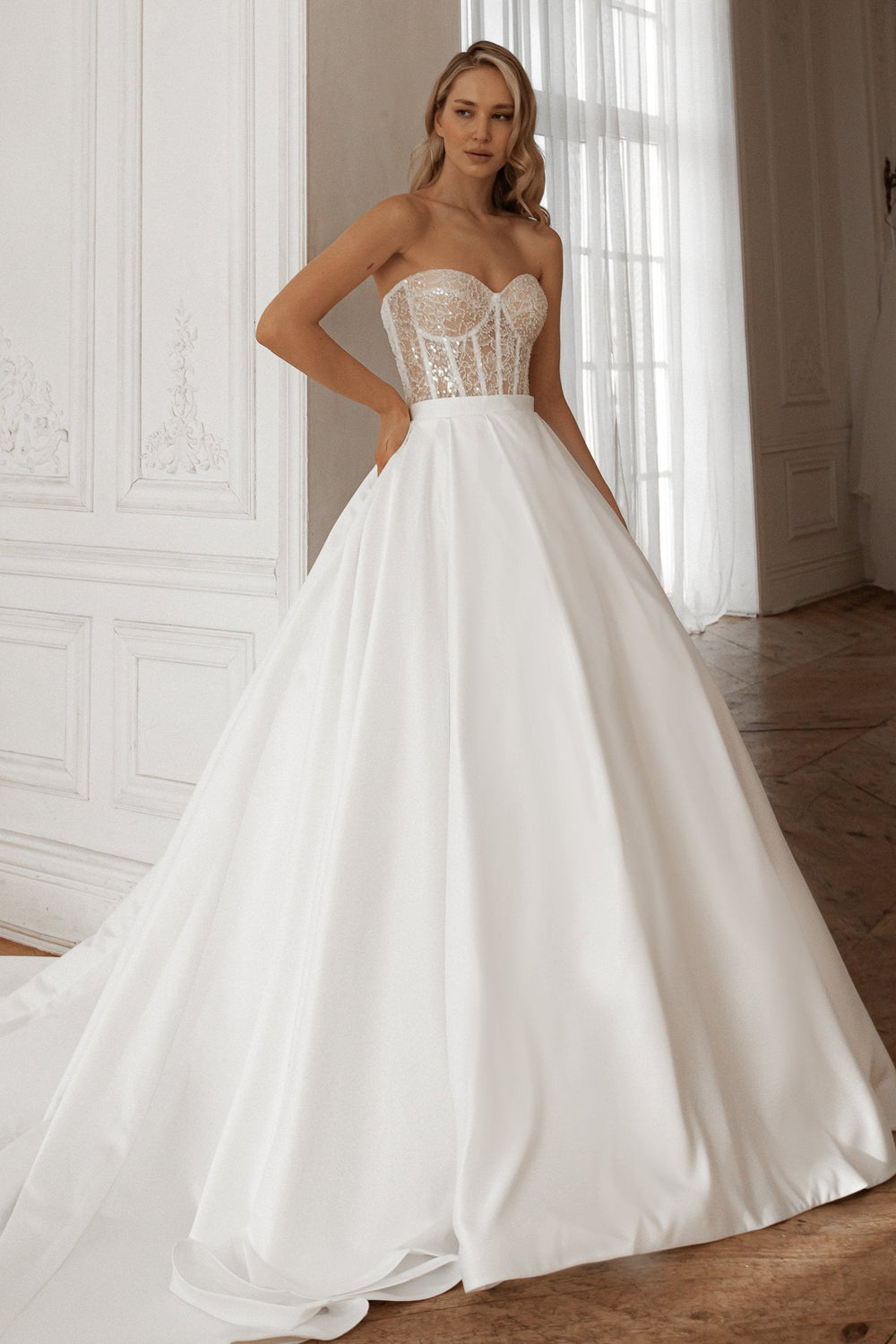 2 in 1 Short Wedding Dress Shiori with Detachable Protea Skirt - VOLAKK