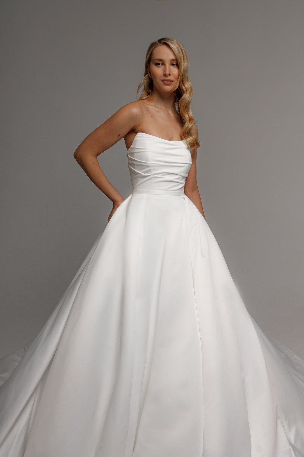Exquisite 2 in 1 Sheath Wedding Dress Jelena with Detachable Sophia Skirt detail view - VOLAKK
