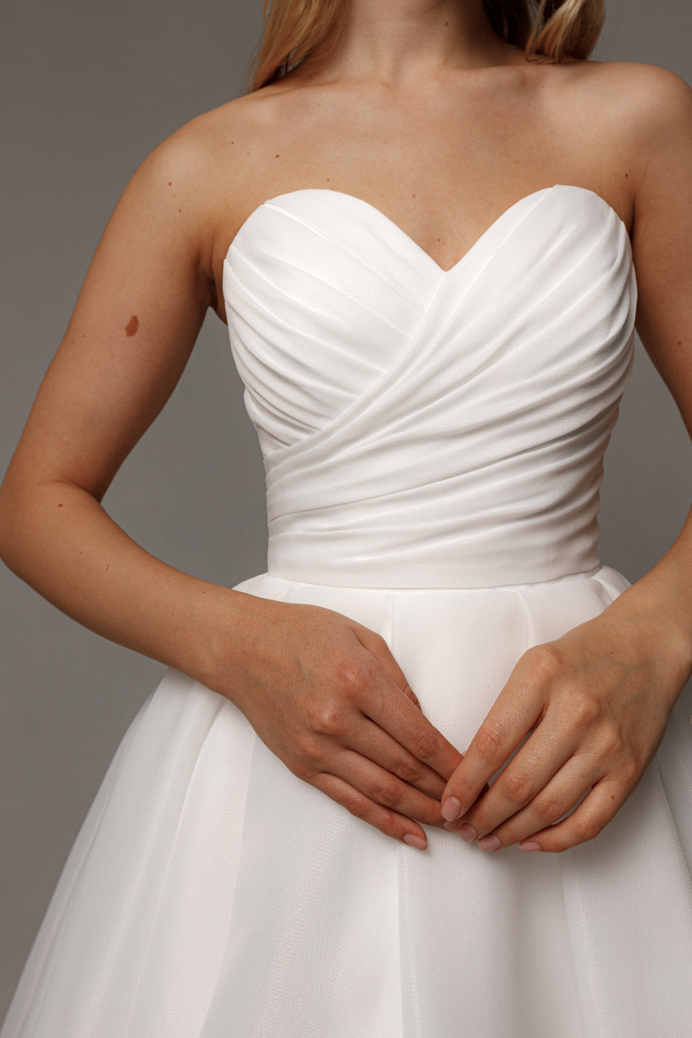 Organza Midi Wedding Dress Lamia details - VOLAKK