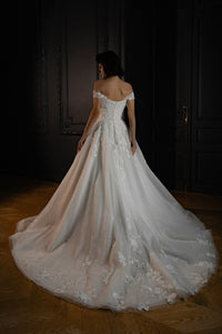 Plus Size Floral Lace Tulle Wedding Dress Yoki with Detachable Straps view 8