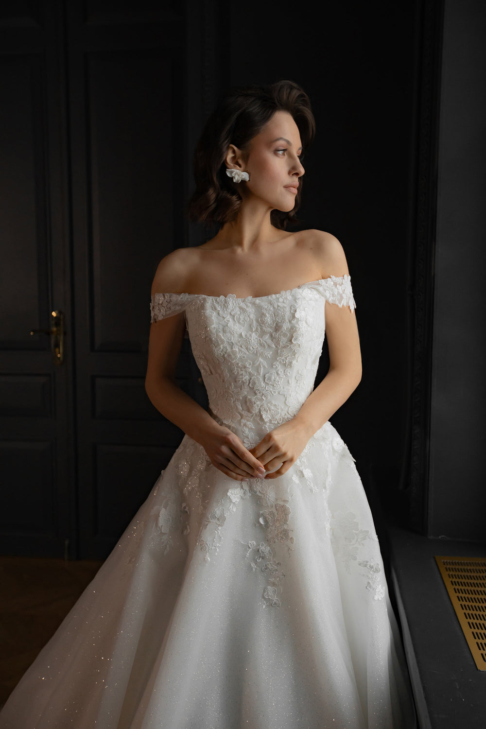 Floral Lace Tulle Wedding Dress Yoki with Detachable Straps details - VOLAKK