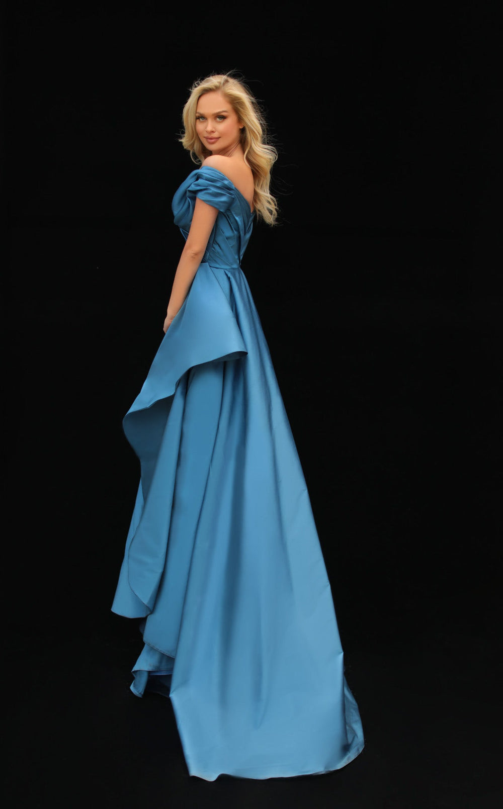 Exquisite Tarik Ediz 51121 Dress detail view - VOLAKK