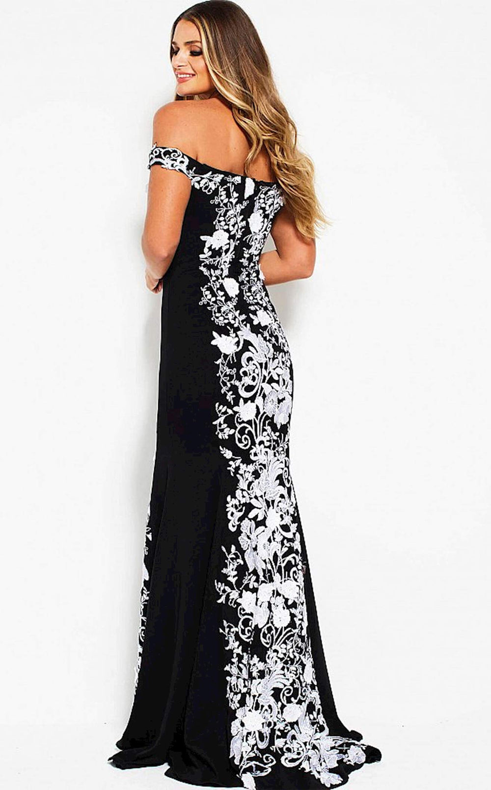 Exquisite Jovani 54883BG Dress detail view - VOLAKK