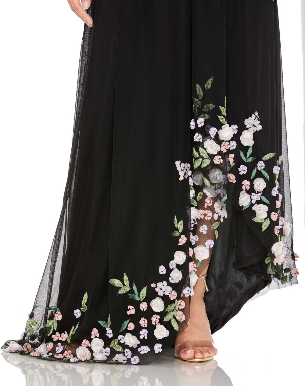 Exquisite Mac Duggal 9236 Dress detail view - VOLAKK