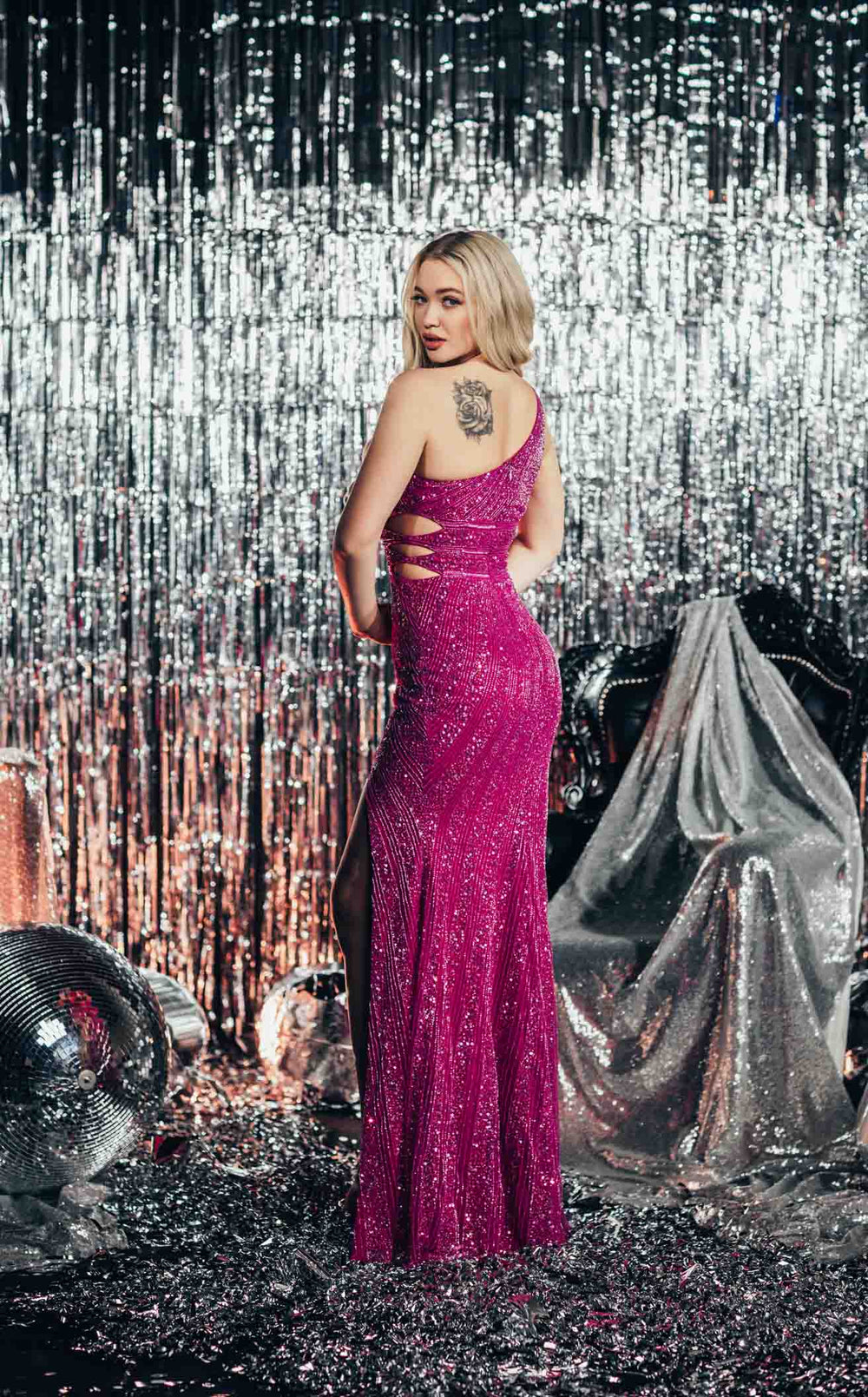 Exquisite Chic and Holland AF330107 Dress detail view - VOLAKK