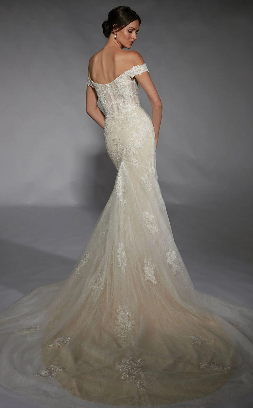 Exquisite Alyce 7118 Dress detail view - VOLAKK