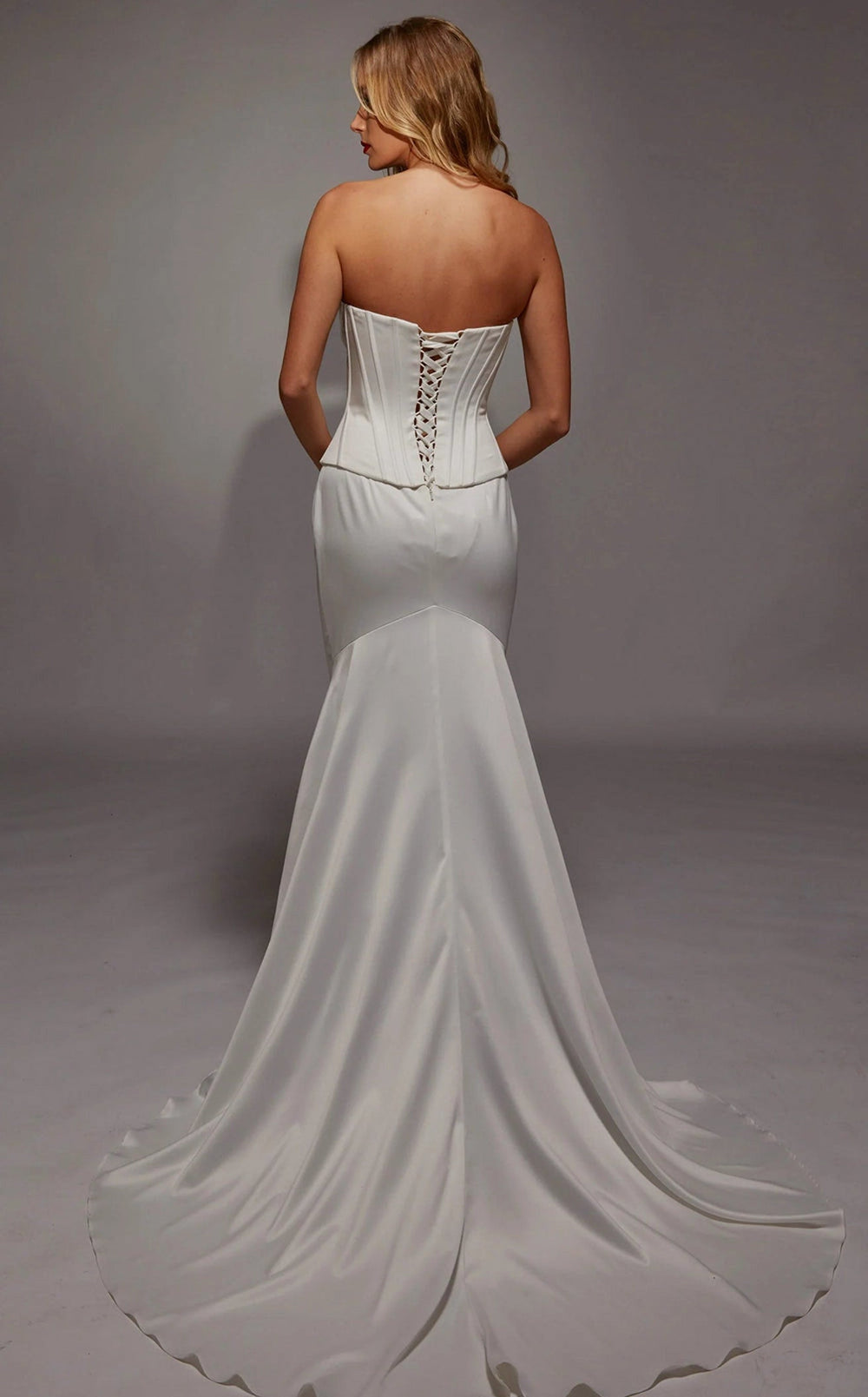 Exquisite Alyce 7136 Dress detail view - VOLAKK
