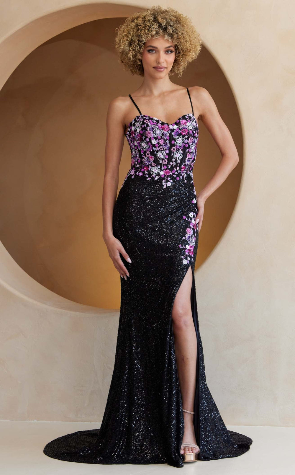 Exquisite Amelia Couture 7061 Dress detail view - VOLAKK
