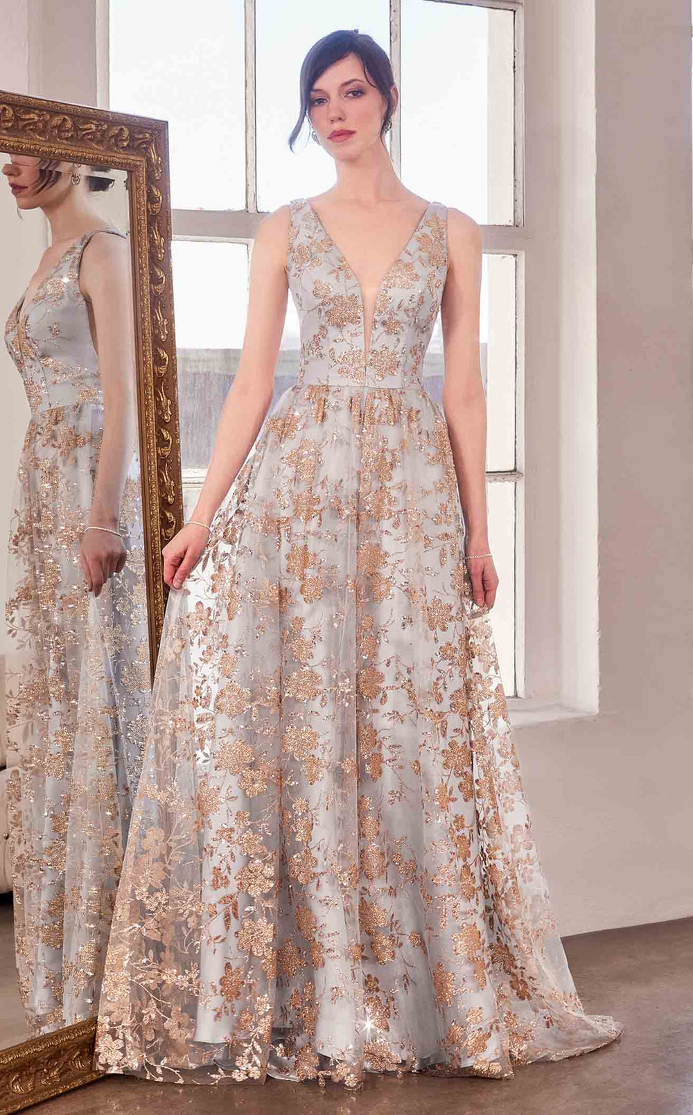 Exquisite Amoris T606 Dress detail view - VOLAKK