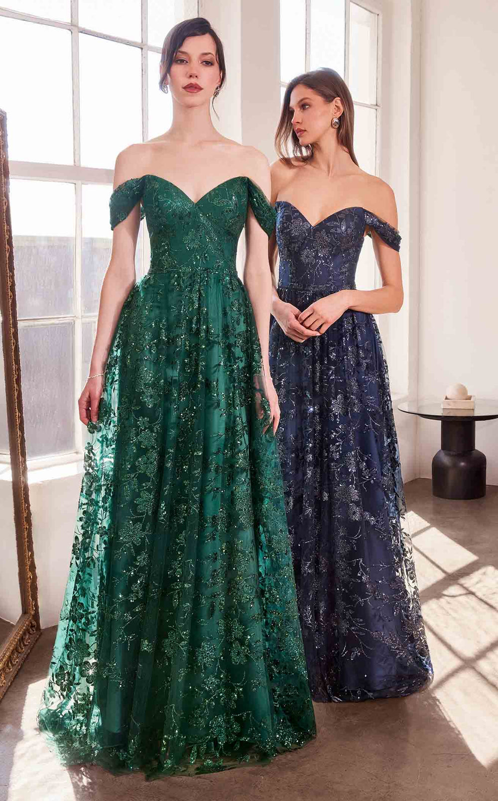 Exquisite Amoris T607 Dress detail view - VOLAKK