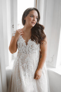 Plus Size Lace Wedding Dress Enn view 2