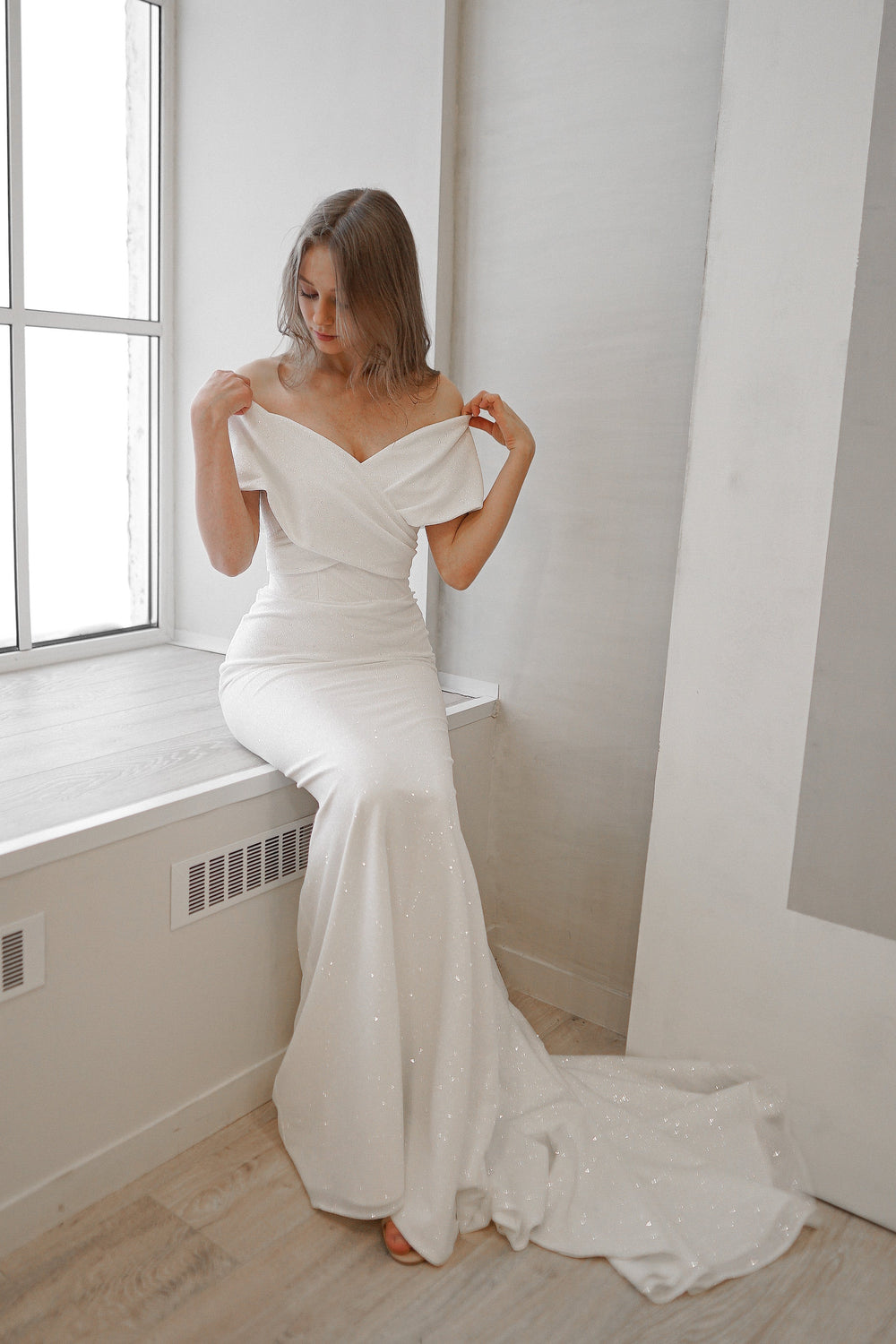 Exquisite Jolie | Ready-to-Ship detail view - VOLAKK