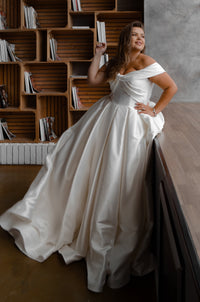 Plus Size Wedding Dress Seiliny view 5