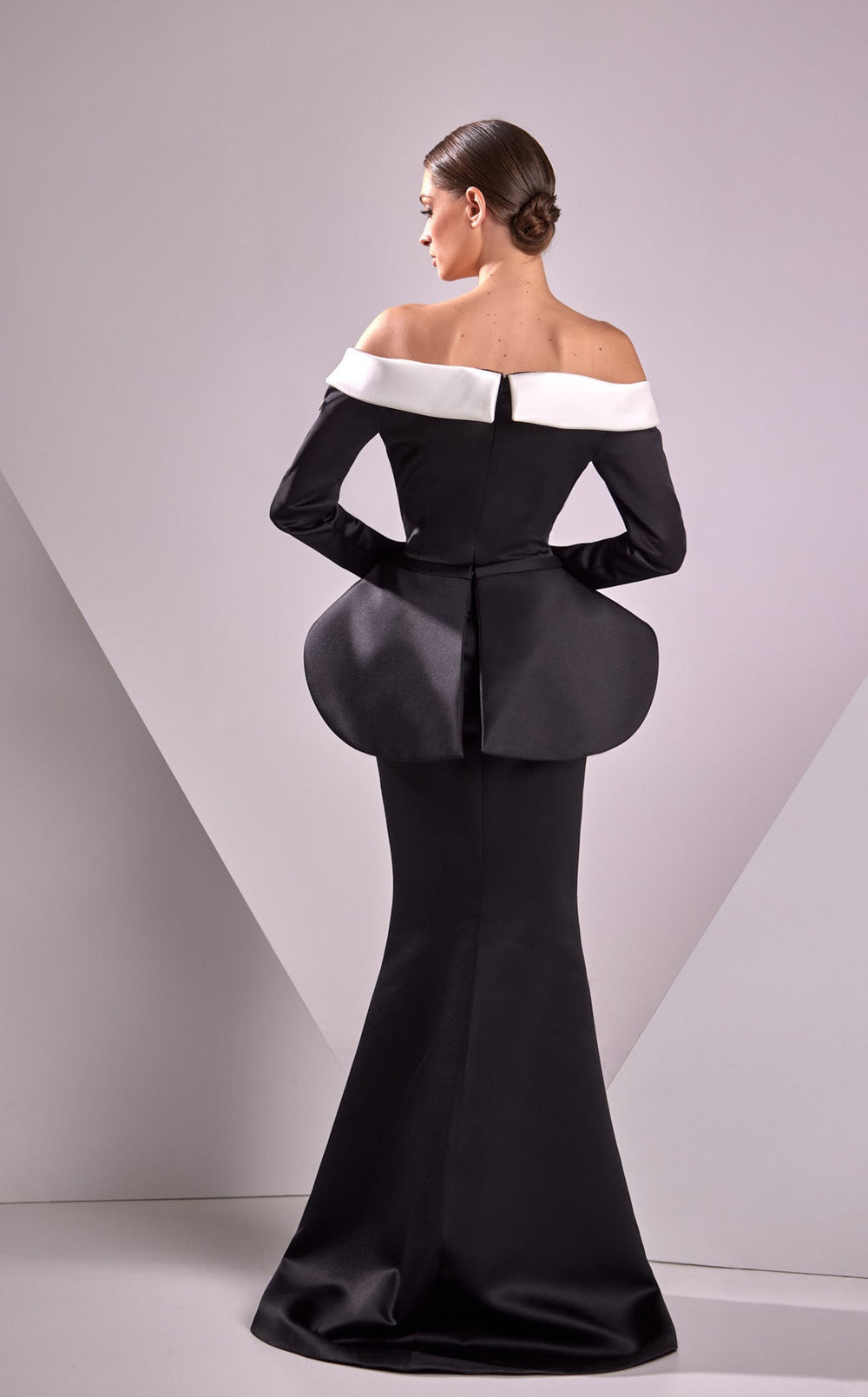 Edward Arsouni Couture FW24922 Dress details - VOLAKK