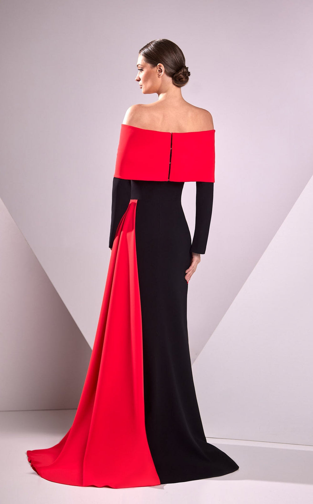 Edward Arsouni Couture FW24938 Dress details - VOLAKK