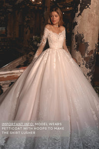 Lace Wedding Dress Elizabett Deco view 1