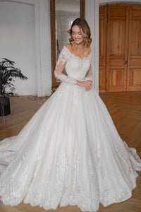 Lace Wedding Dress Elizabett Deco view 2