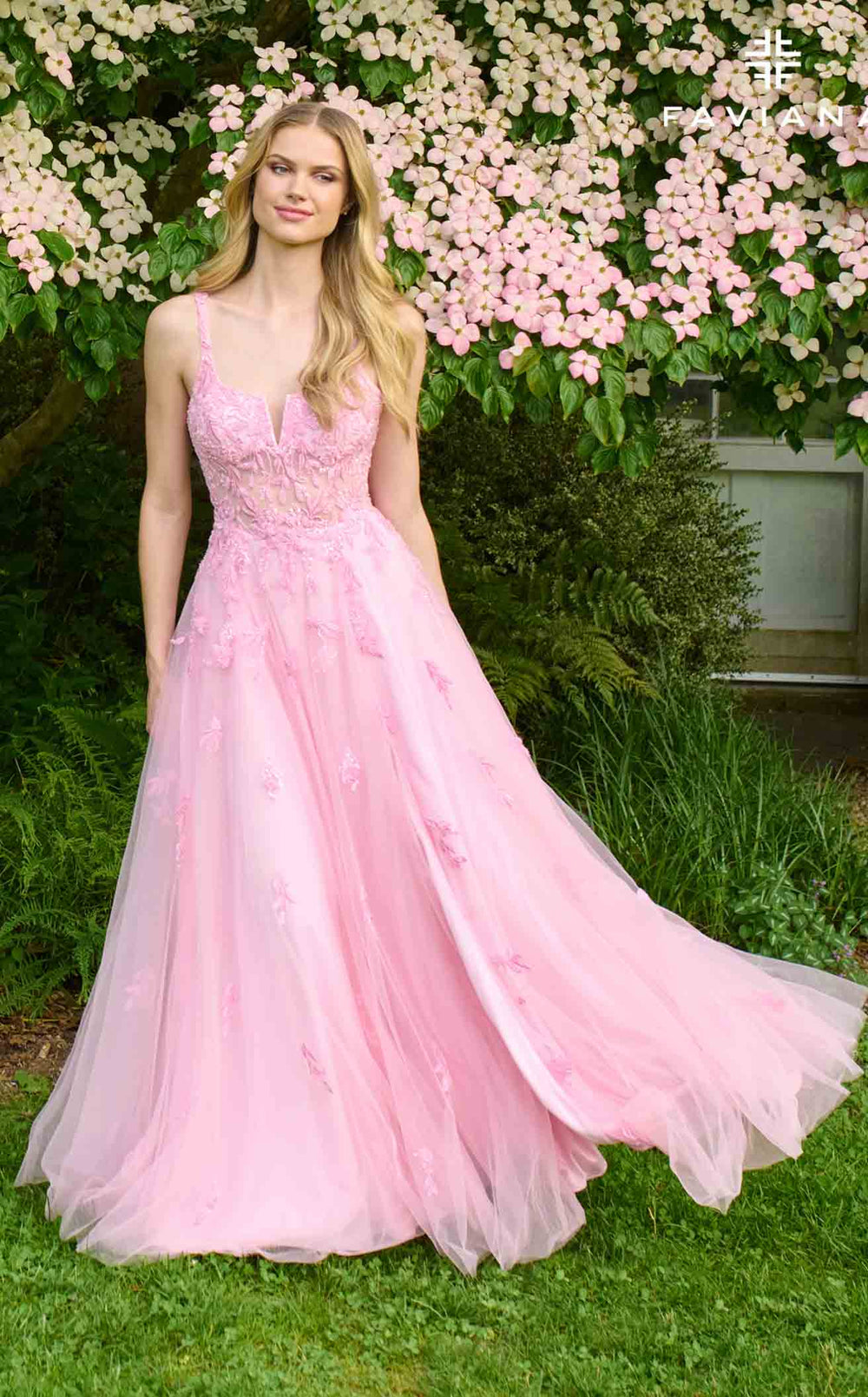 Exquisite Faviana 11437 Dress detail view - VOLAKK
