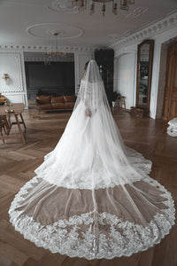 Lace Wedding Dress Elizabett Deco view 4