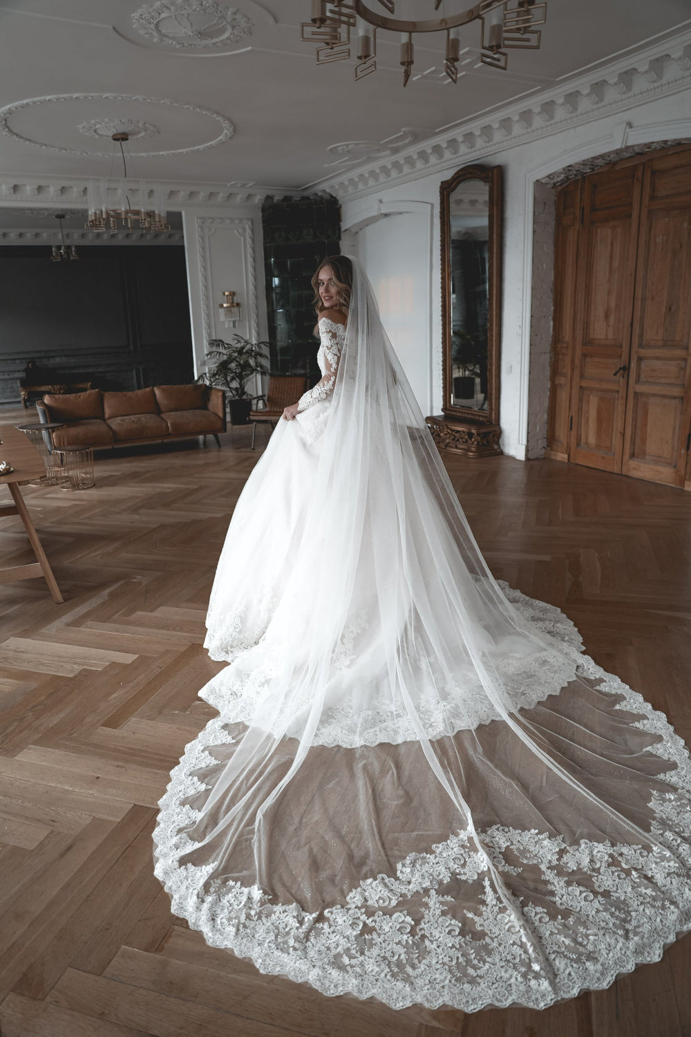 Exquisite Lace Wedding Dress Elizabett Deco detail view - VOLAKK