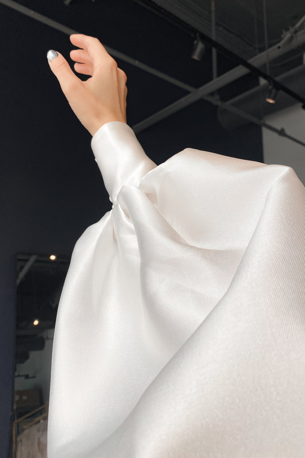 Exquisite Detachable Sleeves Jacqueline detail view - VOLAKK